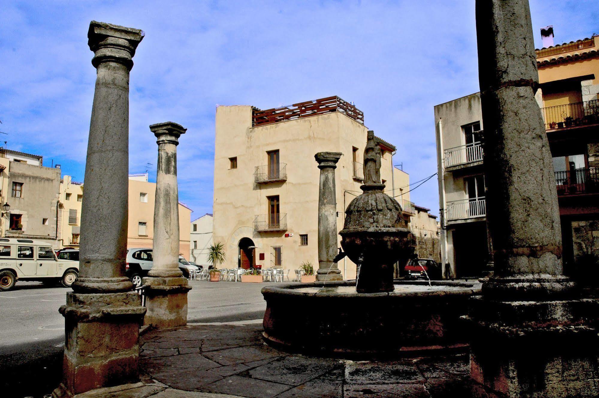 Hostal De Cabrit Sant Mateu Exterior photo