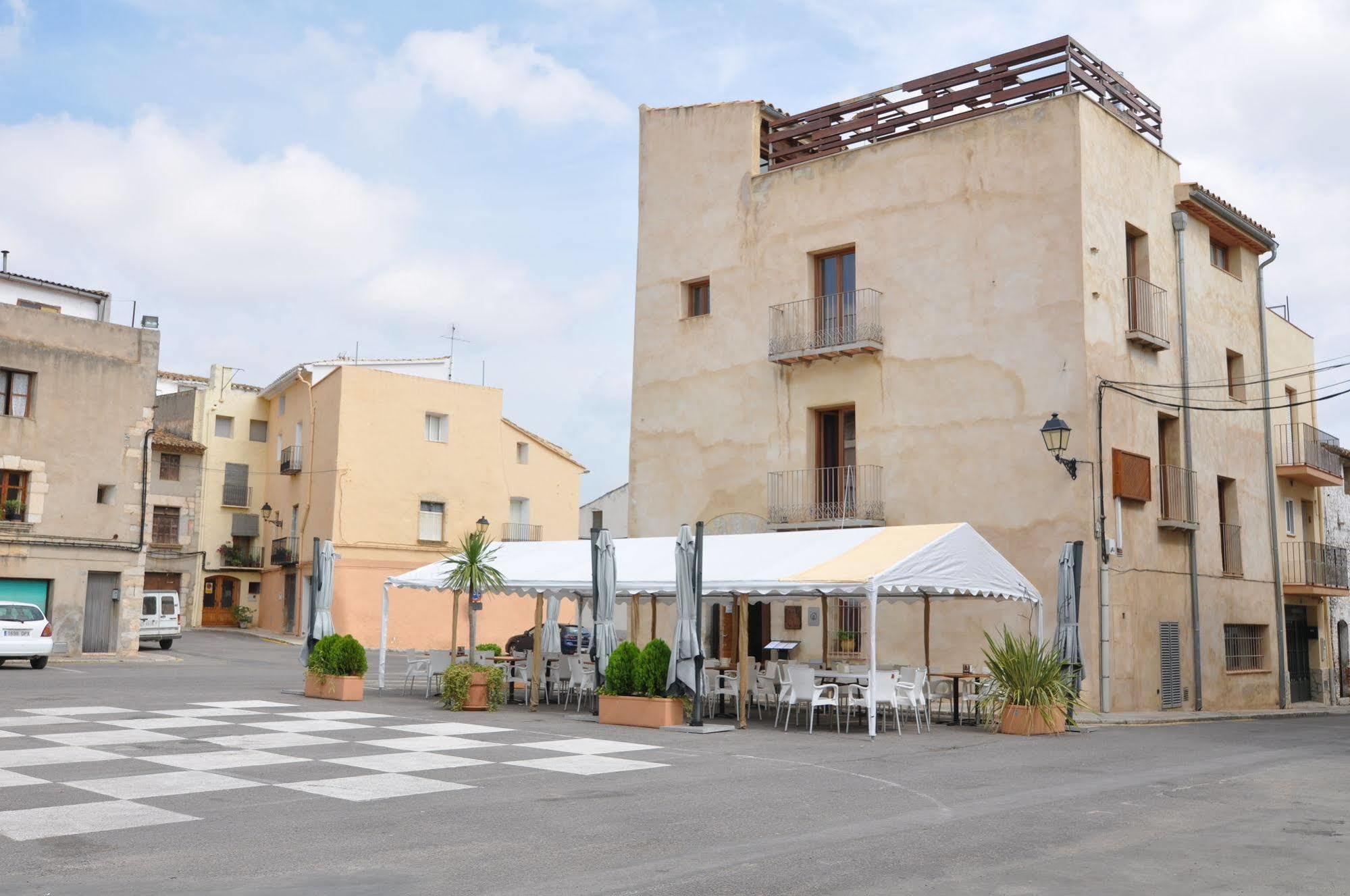 Hostal De Cabrit Sant Mateu Exterior photo
